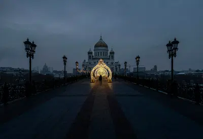 Храм Христа Спасителя, вид с Патриаршего моста